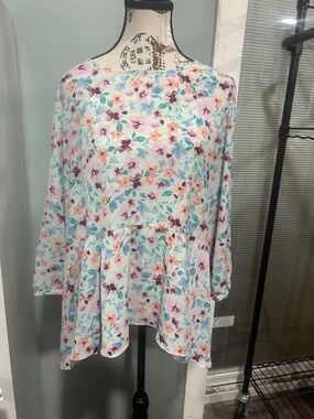 Elle Pastel Floral Peplum Tunic Top in Light Blue